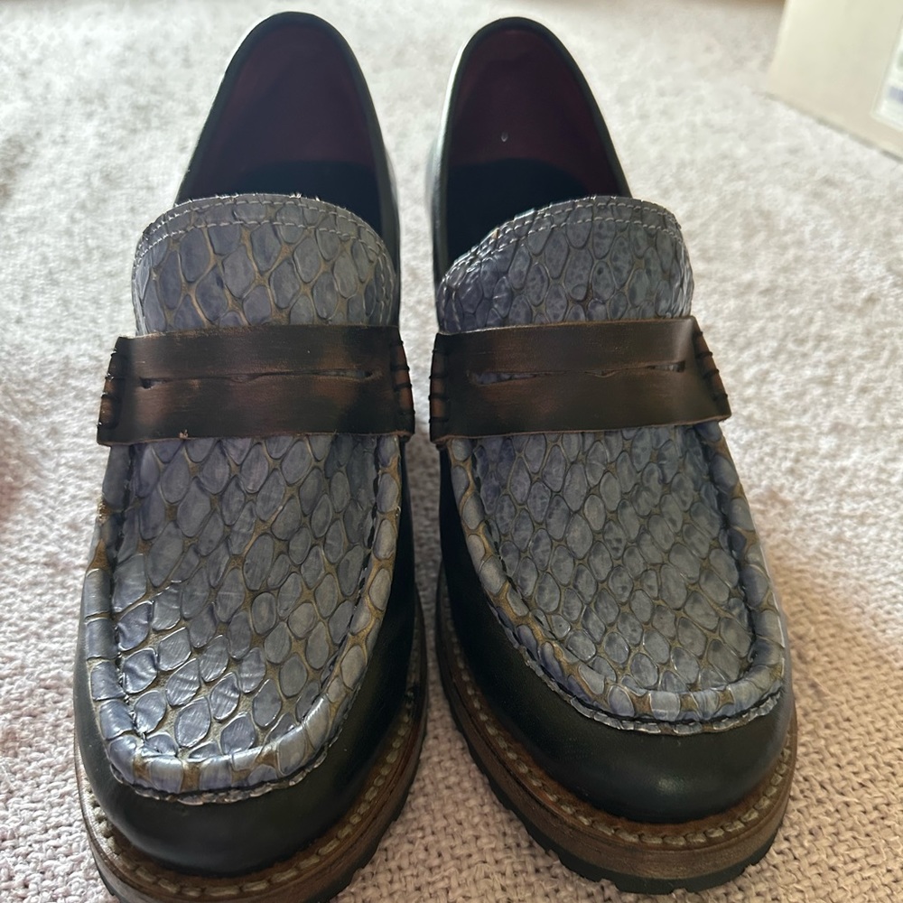 Freebird Bristol Navy Loafer size 9 EUC